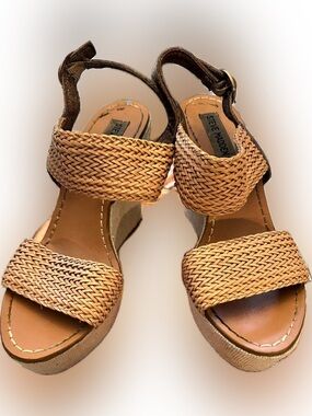 Steve Madden Wedge Sandals in Brown & Tan US 7.5